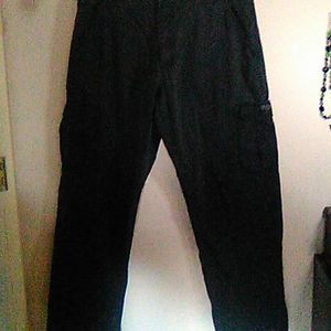Wrangler cargo pants (34x30)